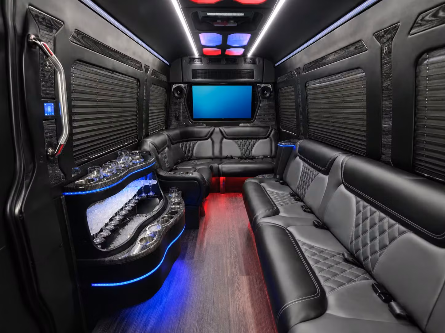 ada accessible and specialty bus rentals for chula vista school groups
